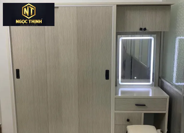 TỦ QUẦN ÁO KẾ HỢP BÀN TRANG ĐIỂM ĐƠN GIẢN